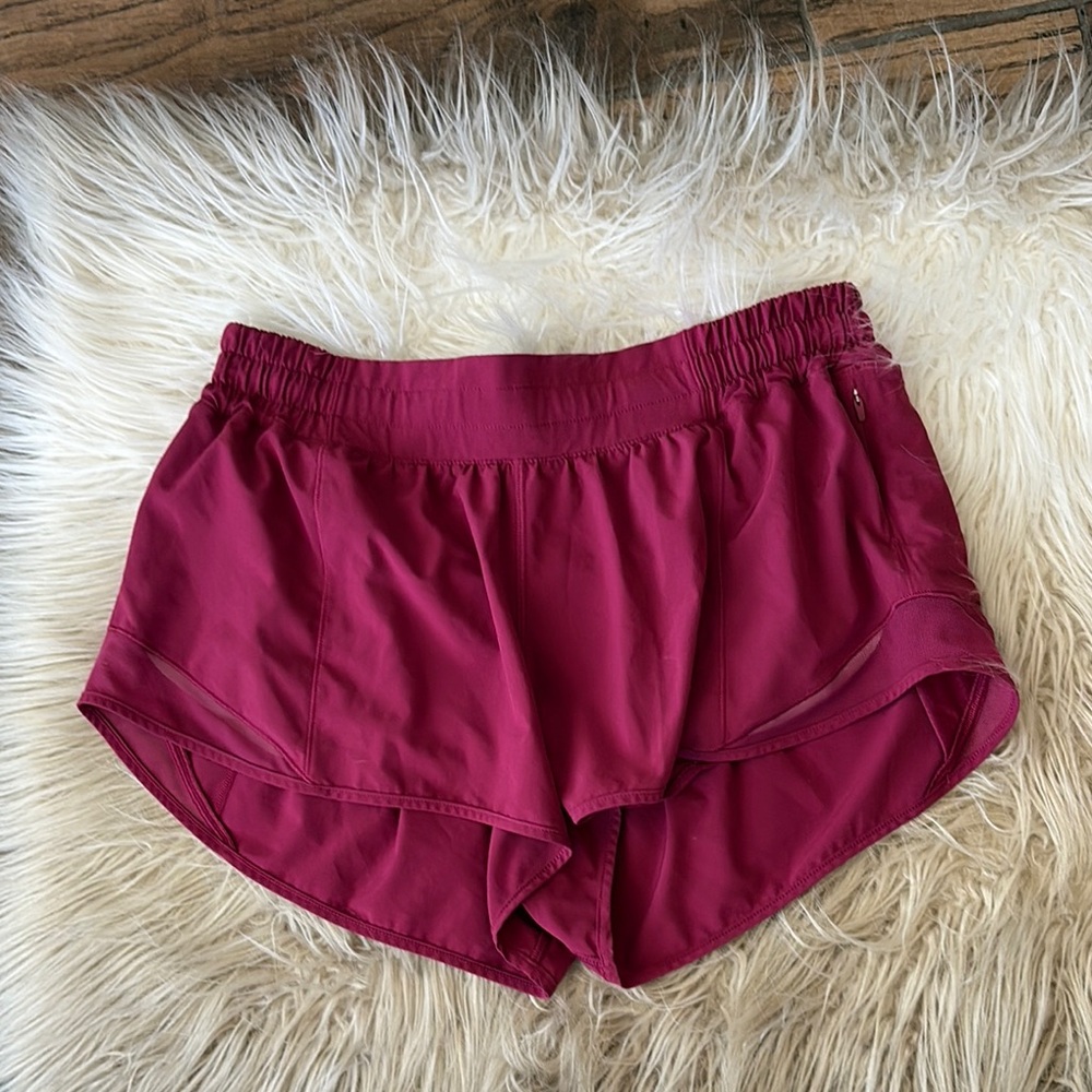 Lululemon hotty hot shorts sz 10